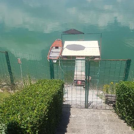 Lake House 新帕扎尔 外观 照片