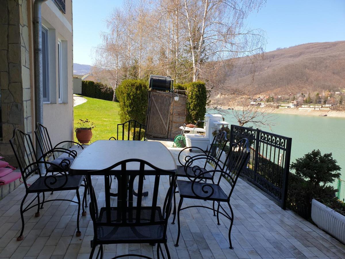 Lake House 新帕扎尔 外观 照片