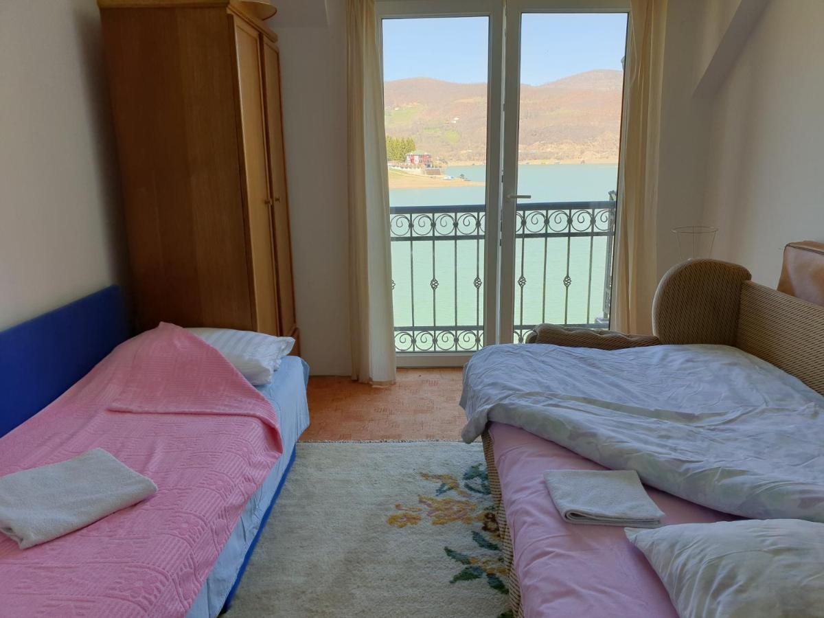 Lake House 新帕扎尔 外观 照片