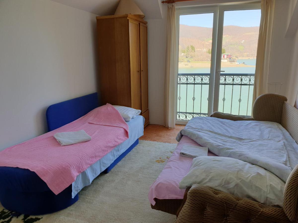 Lake House 新帕扎尔 外观 照片