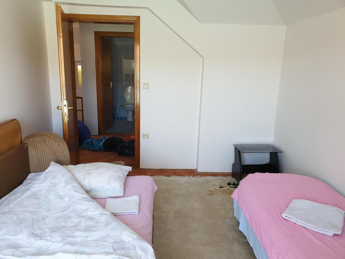 Lake House 新帕扎尔 外观 照片